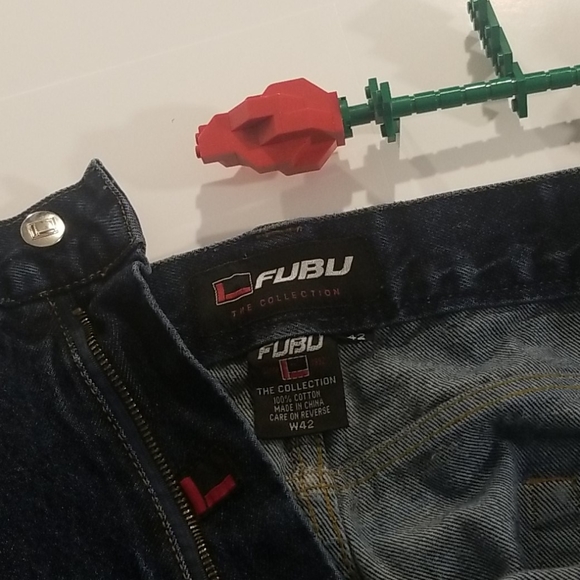 Fubu the Collection Cargo Shorts - Picture 4 of 7
